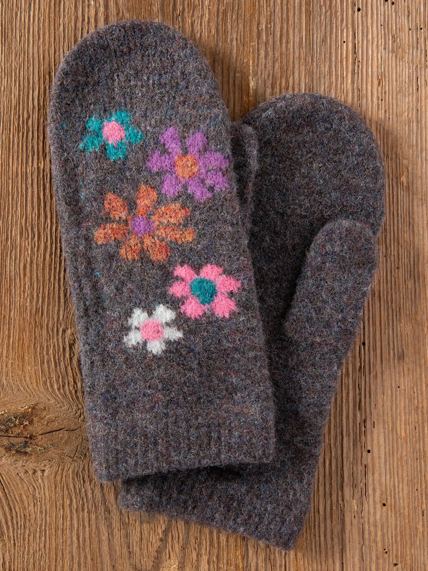 Intarsia Mittens Charcoal Daisy