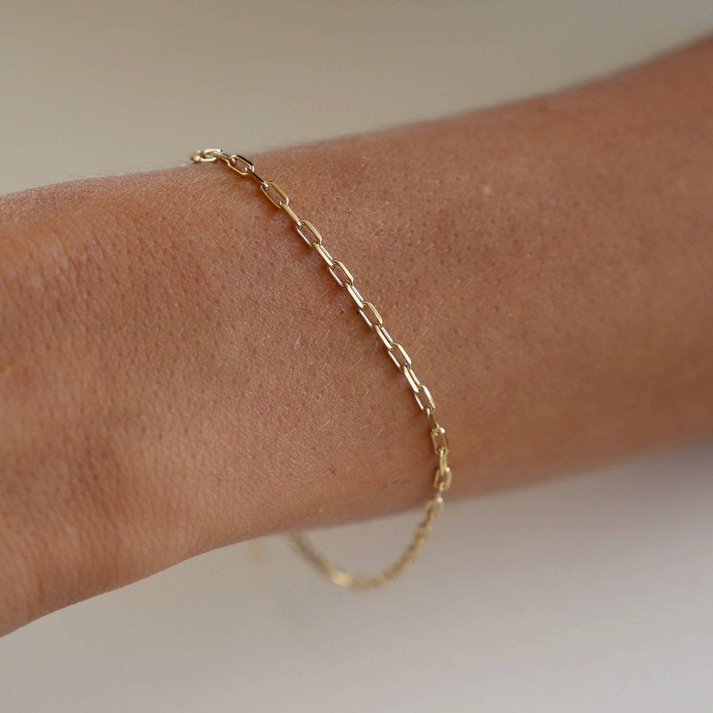 MINIATURE PAPERCLIP CHAIN BRACELET