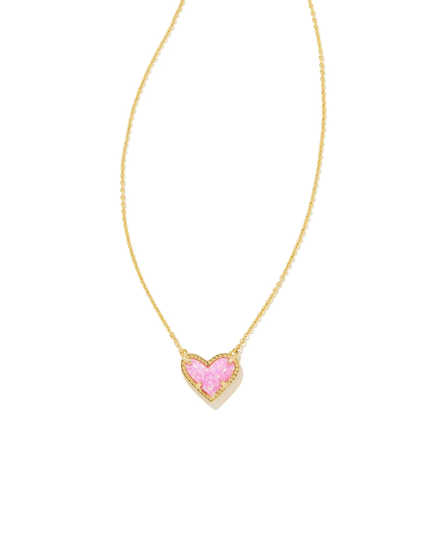 Ari Heart Short Pendant Necklace