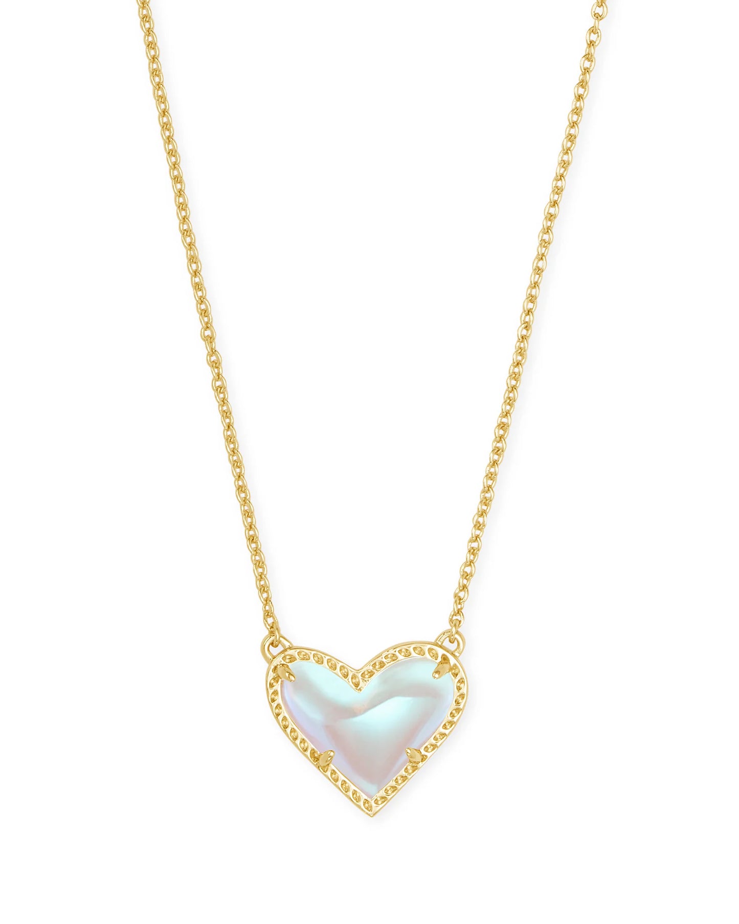 Ari Heart Short Pendant Necklace