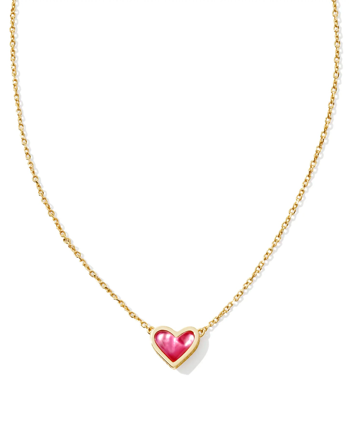 Framed Ari Heart Short Pendant Necklace